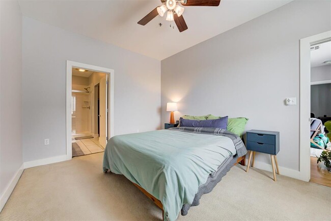 Building Photo - 444 N Central Ave