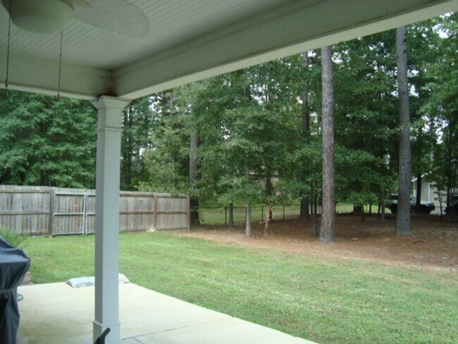 Building Photo - Home in Phenix City available to rent 10/2...