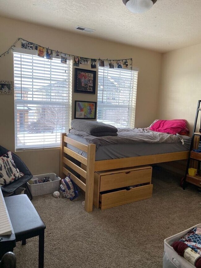 Building Photo - Beautiful 3 bedroom townhome in Draper!