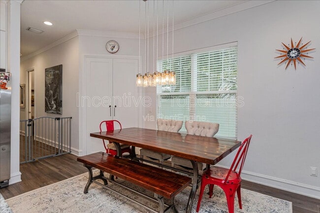 Building Photo - 109 E Evans St