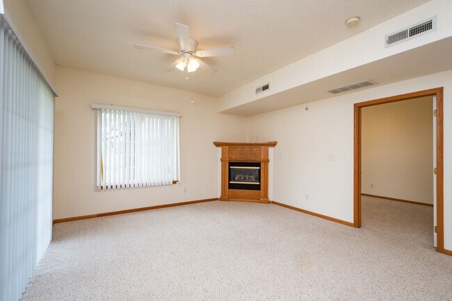 1BR/1 Bath - 725 SF - Living Room - Autumn Ridge