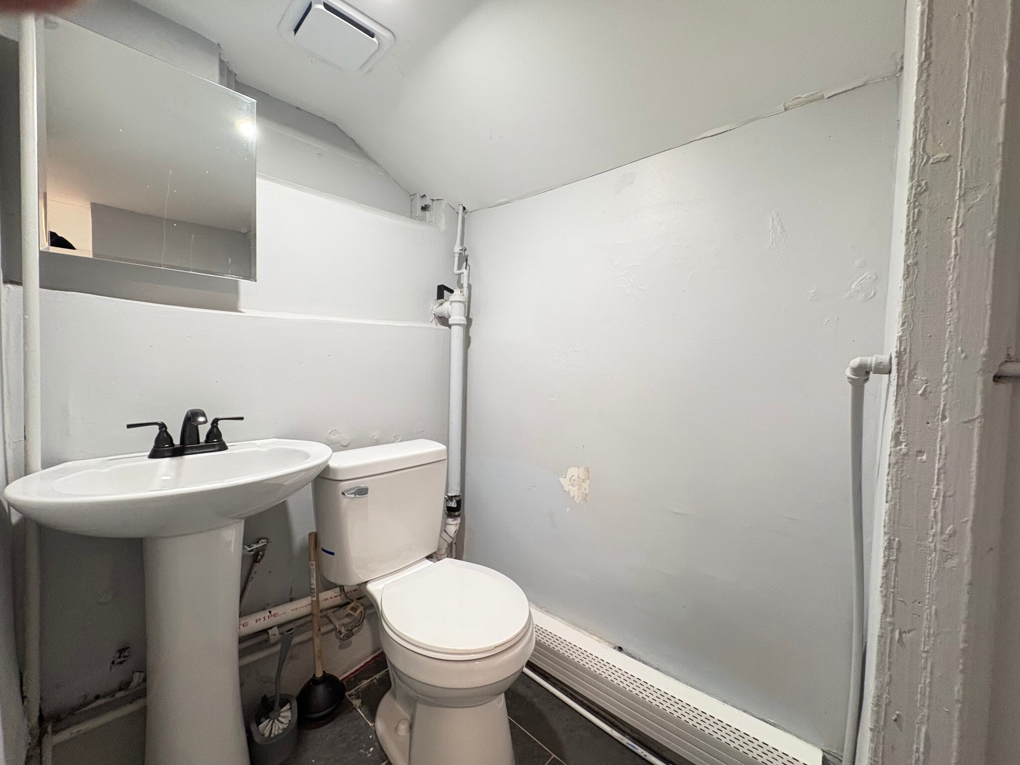 Building Photo - 563 Avenue A