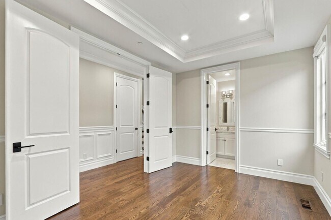 Building Photo - 3878 Magnolia Dr