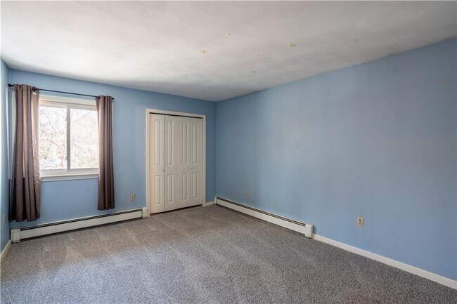 Building Photo - 400 New River Rd