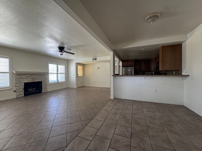 Building Photo - 55+ Single Story Condo in Hemet - HALF OFF...