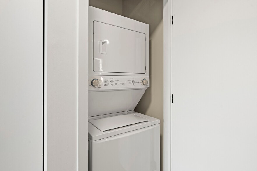 Building Photo - 149 N Ashland Ave