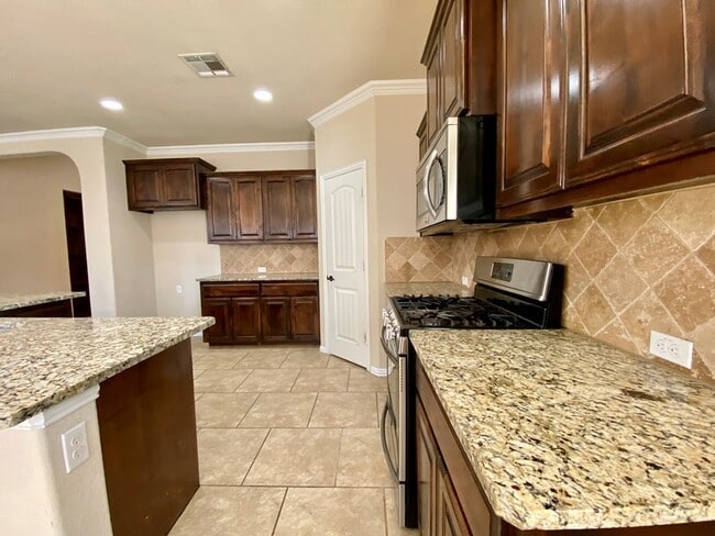 Building Photo - 7021 Spade Ranch Rd