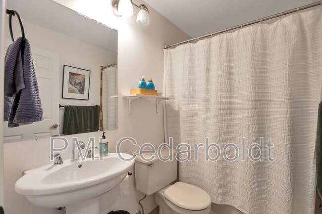 Building Photo - 6396 S Glencoe Ct