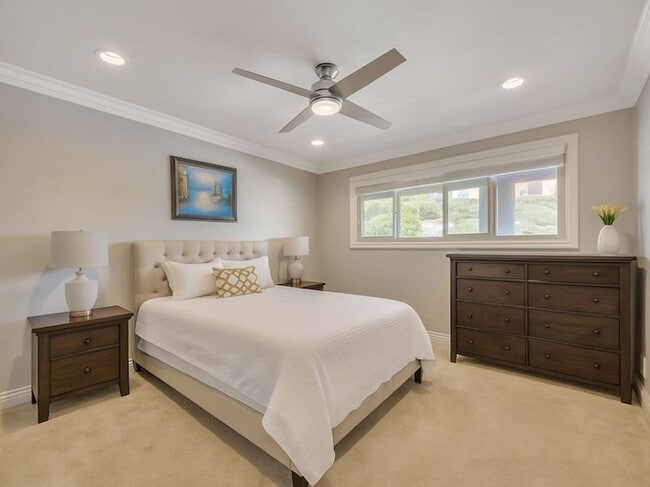 Building Photo - 29600 Island View Dr