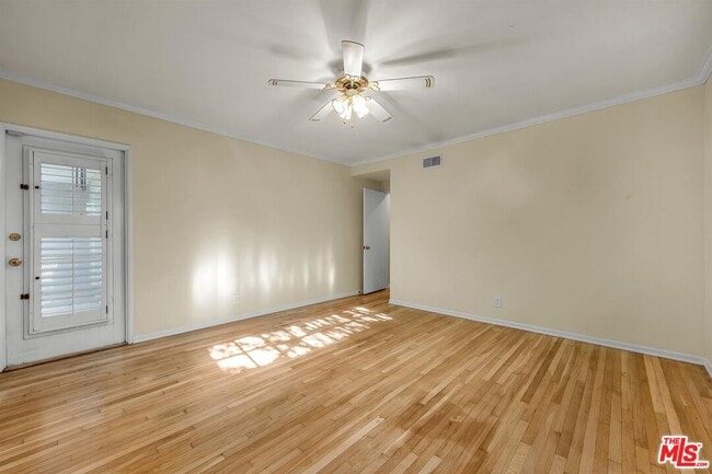 Building Photo - 125 S Saltair Ave