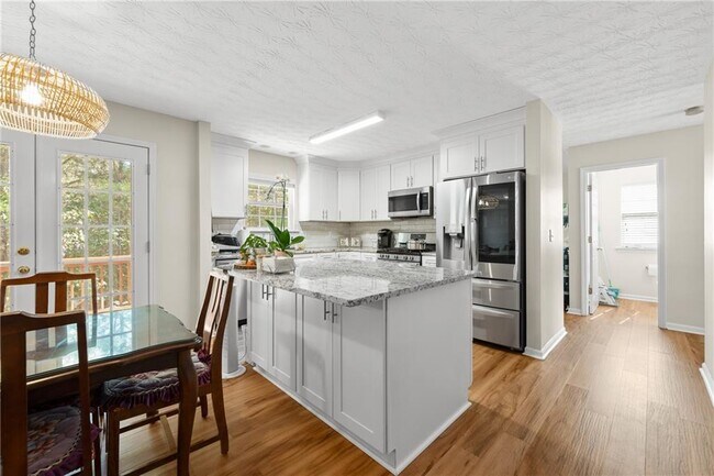 Building Photo - 3751 Roxfield Dr NE