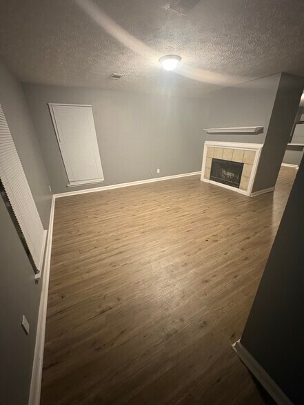 Building Photo - 3637 Castle Ridge Rd