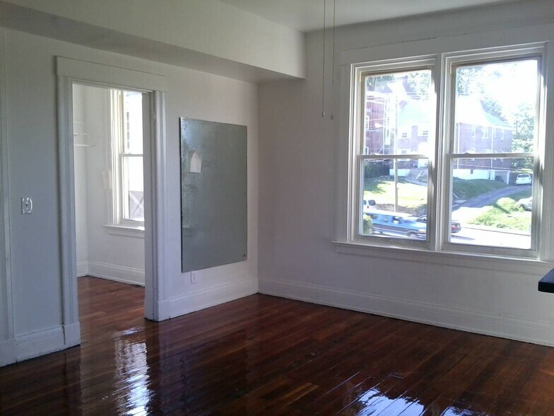 Building Photo - 3042 Gilbert Ave