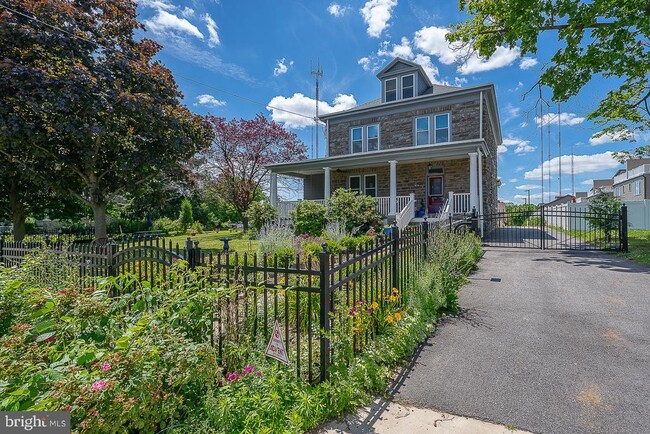 Building Photo - 7350 Ridge Ave