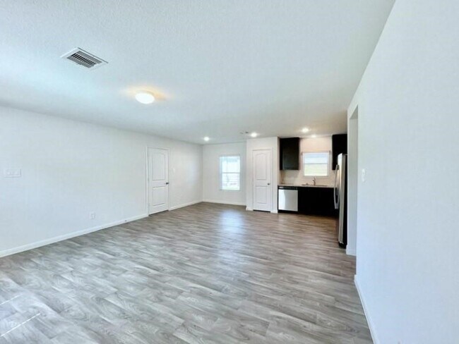 Building Photo - 13010 Sorrento Bay Dr