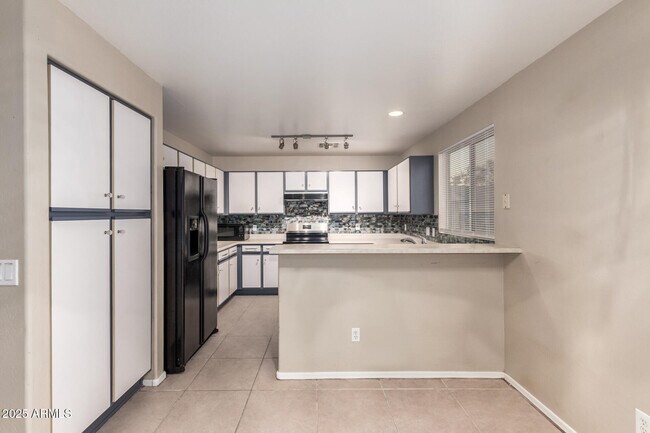 Building Photo - 12026 W Aster Dr