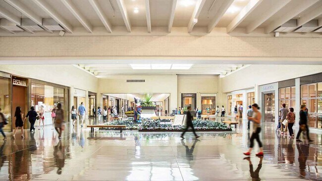 Building Photo - Over the top 1BR