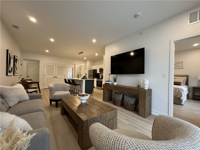 Building Photo - 407 Erie Rdg Dr