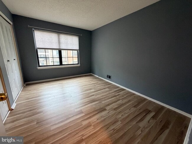 Building Photo - 8 Joyner Ct