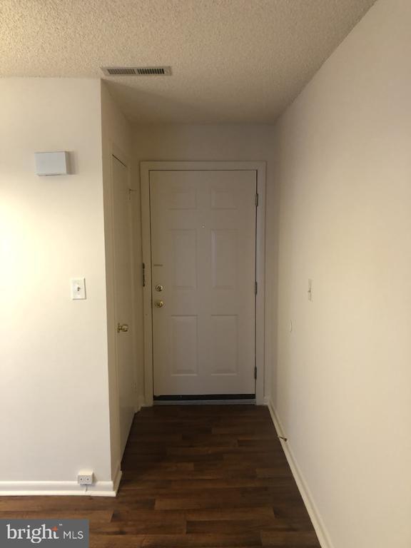 Building Photo - 1019 Ravens Crest Dr