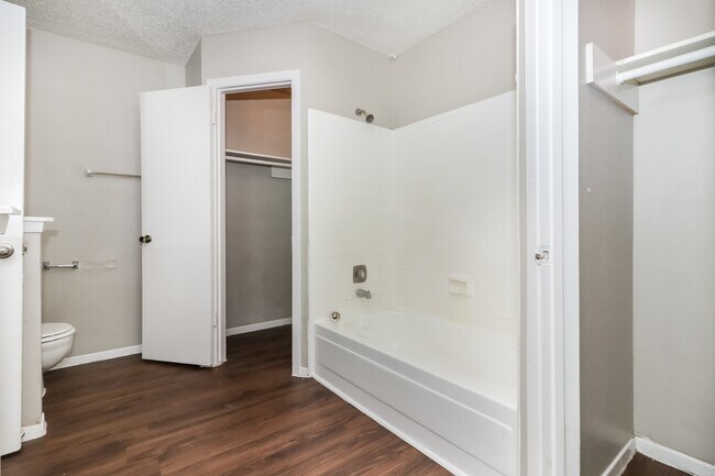Building Photo - 7506 Tetela Dr