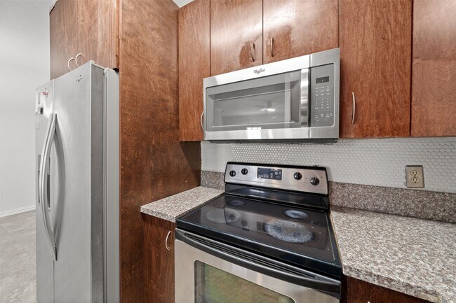 Building Photo - 9850 Pagewood Ln