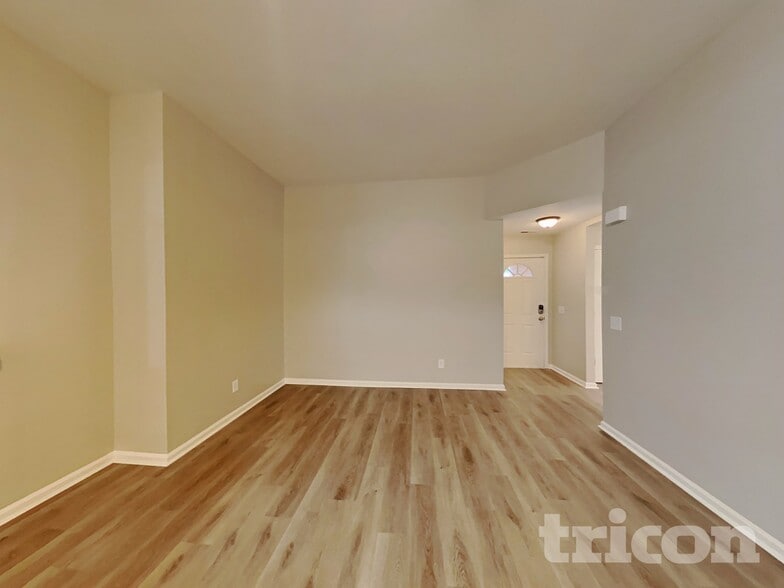 Building Photo - 101 Bentree Dr