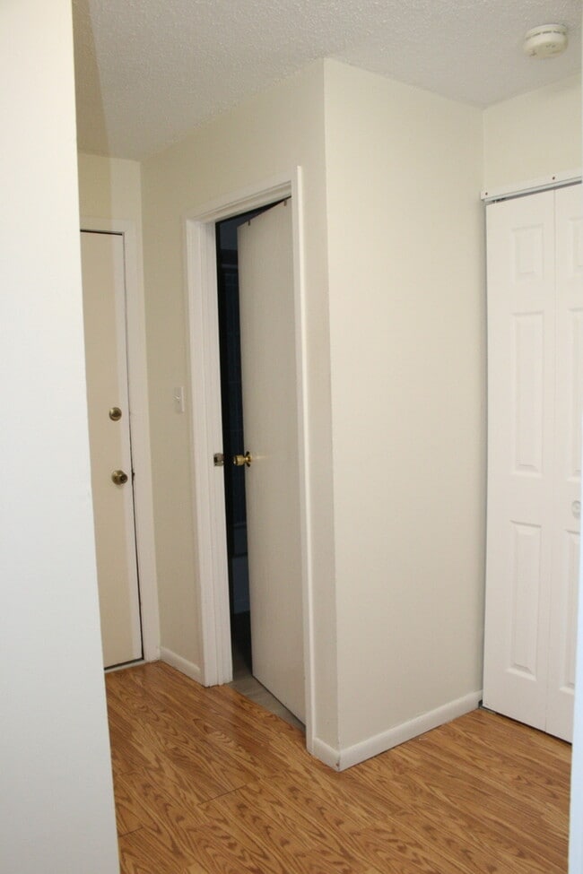 Building Photo - 2 Timber Ln