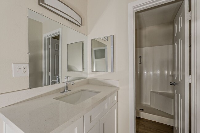 Building Photo - Central Phoenix Remodeled Townhome Oasis –...