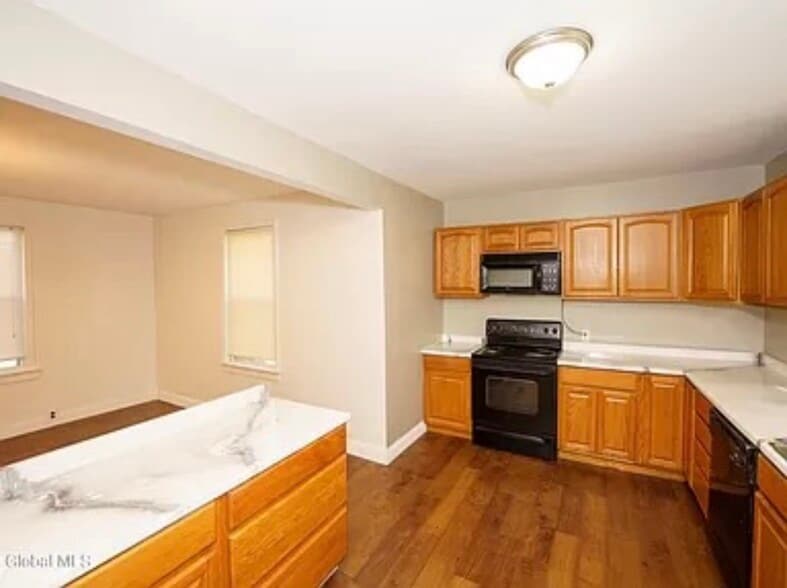 Building Photo - 1508 Tibbits Ave