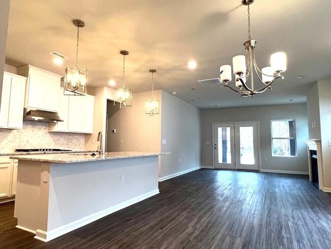 Building Photo - 5 Bedroom Single Family for Sale close to ...