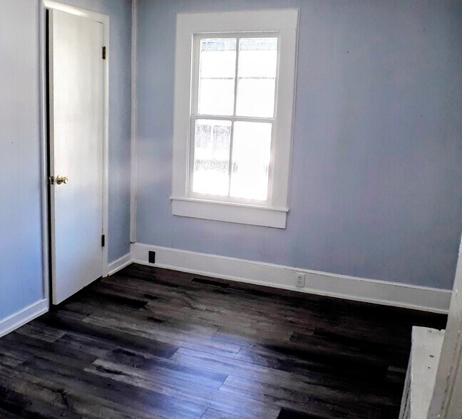 Bedroom2 - 147 Vine St
