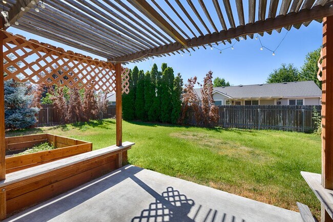 Building Photo - Beautiful Meridian home