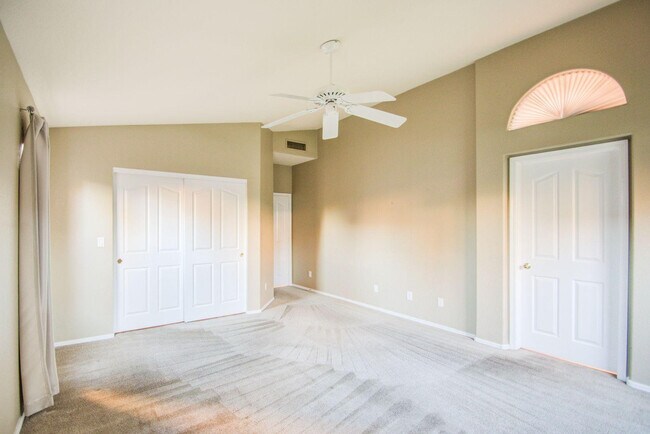 Building Photo - 3216 E Muirwood Dr