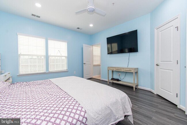 Building Photo - 4559 Tinder Box Cir