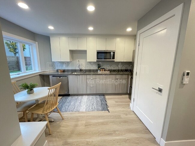 Building Photo - 5886 SE 46th Ave