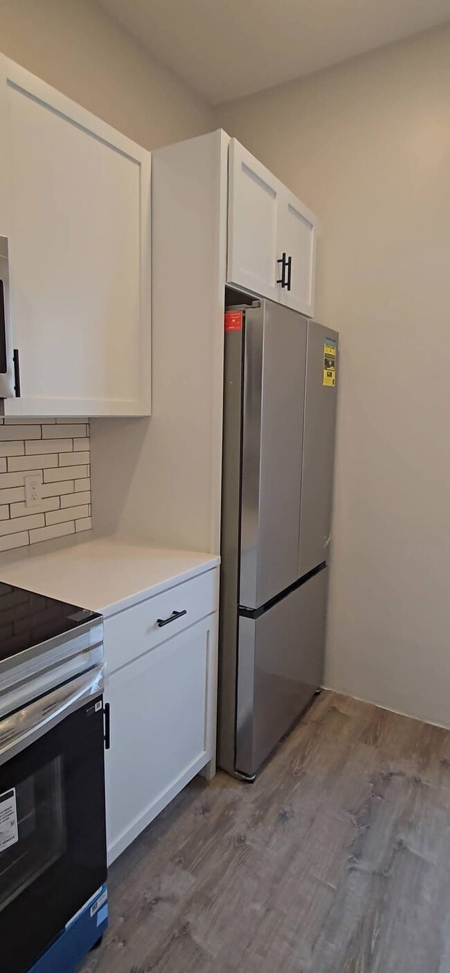 Building Photo - 222 Montaup St