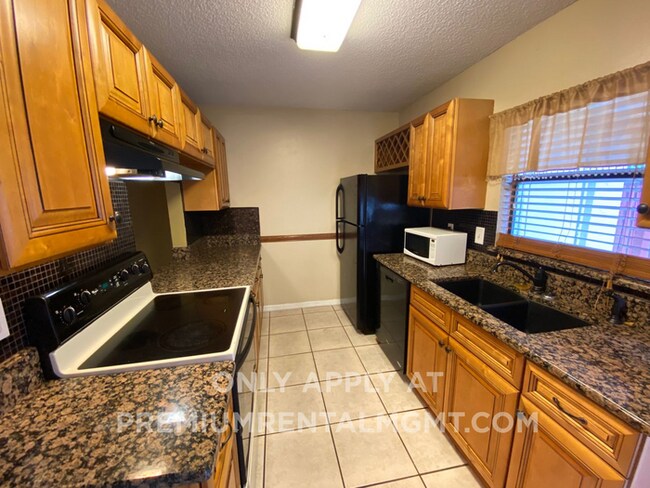 Building Photo - 1605 Shady Ridge Ct