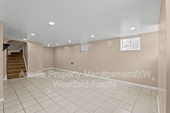 Building Photo - 137 E 600 N