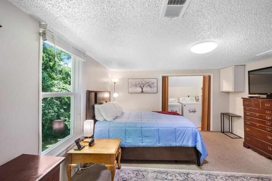 Building Photo - 2614 Couchville Pike