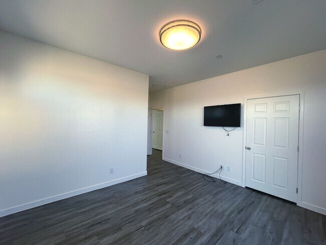 Building Photo - 1533 Franklin Ln