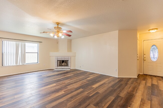 Building Photo - 7910 Lattimer Pond