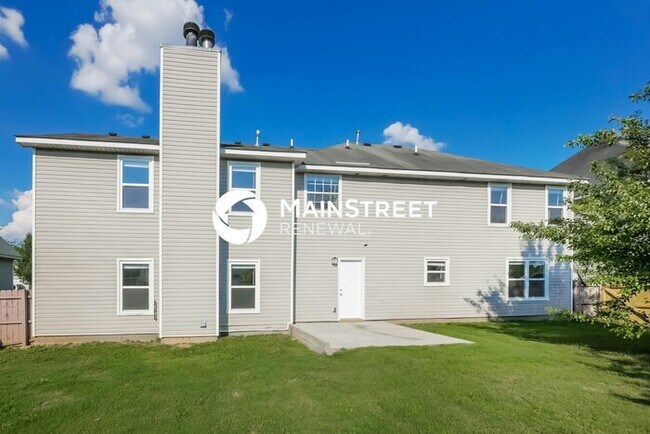 Building Photo - 4 Bedroom Pet-Friendly Home in Atlanta, GA with Main Street Renewal