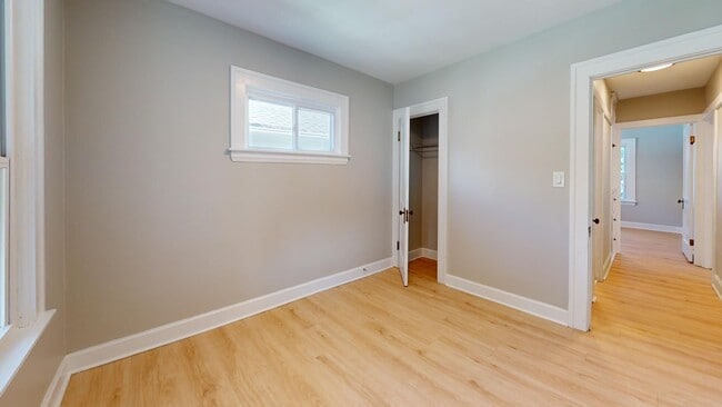 Building Photo - For August Move-In - West Blvd Area - 2 Bedroom Single Family Home