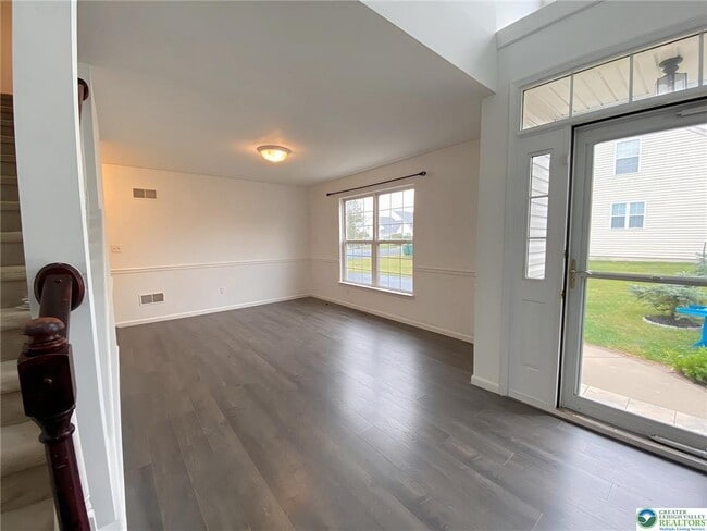 Building Photo - 2150 Rolling Meadow Dr