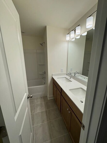 Building Photo - 4139 Walking Ridge Rd