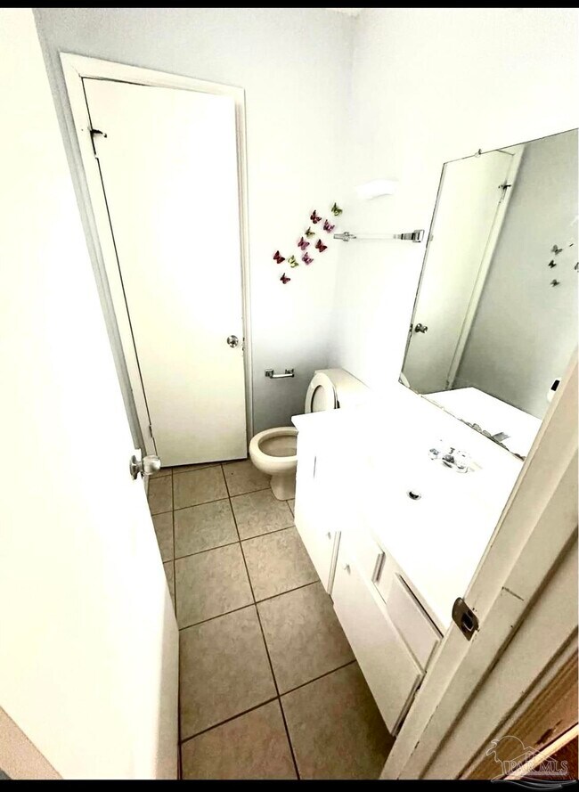 Building Photo - 8136 Stonebrook Dr