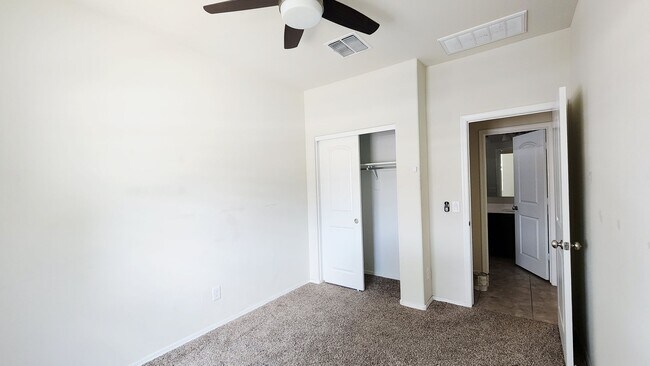 Building Photo - 3 bed in Casa Grande!