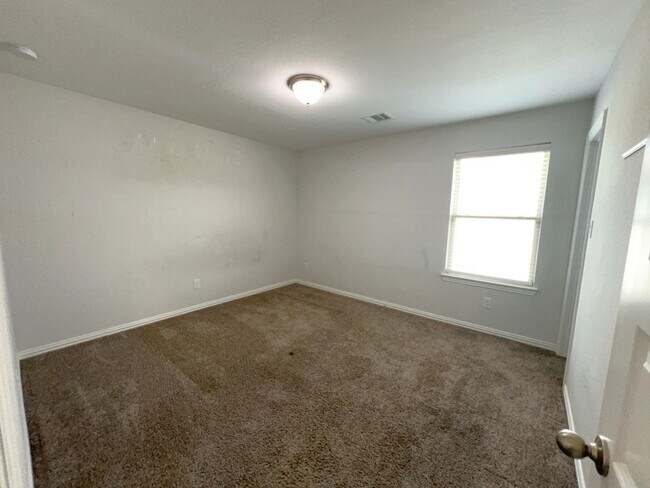 Building Photo - 7118 Fannin St