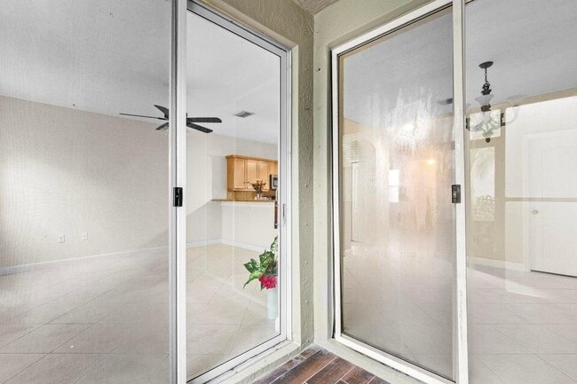 Building Photo - 2280 Shoma Dr